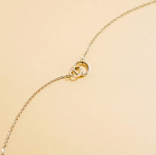 Silver Linked Rings Necklace